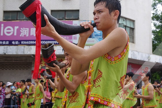 民族楽器のラッパ