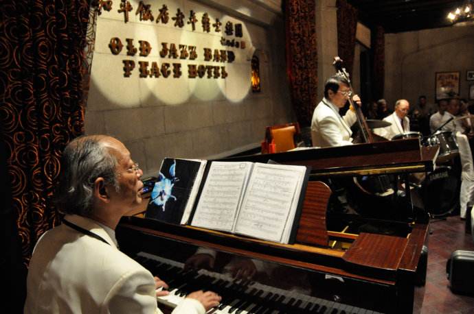 70年前の上海を感じるオールドジャズバンドと「燕雲楼」北京ダックの夕べ