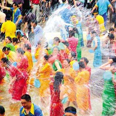 雲南水掛祭の旅七日間