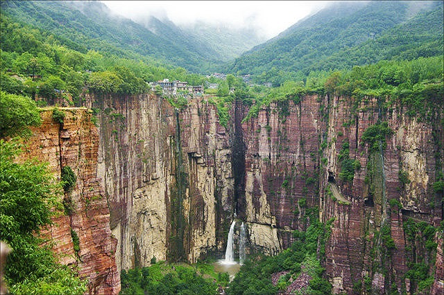 郭亮村