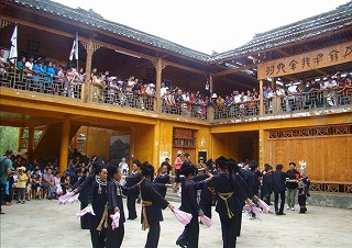 水各村スイ族卯文化風情園