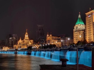 リニューアルしました！2018年の上海外灘夜景！